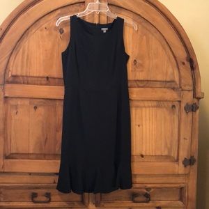⬇️ Ann Taylor Dress with Ruffle Hem